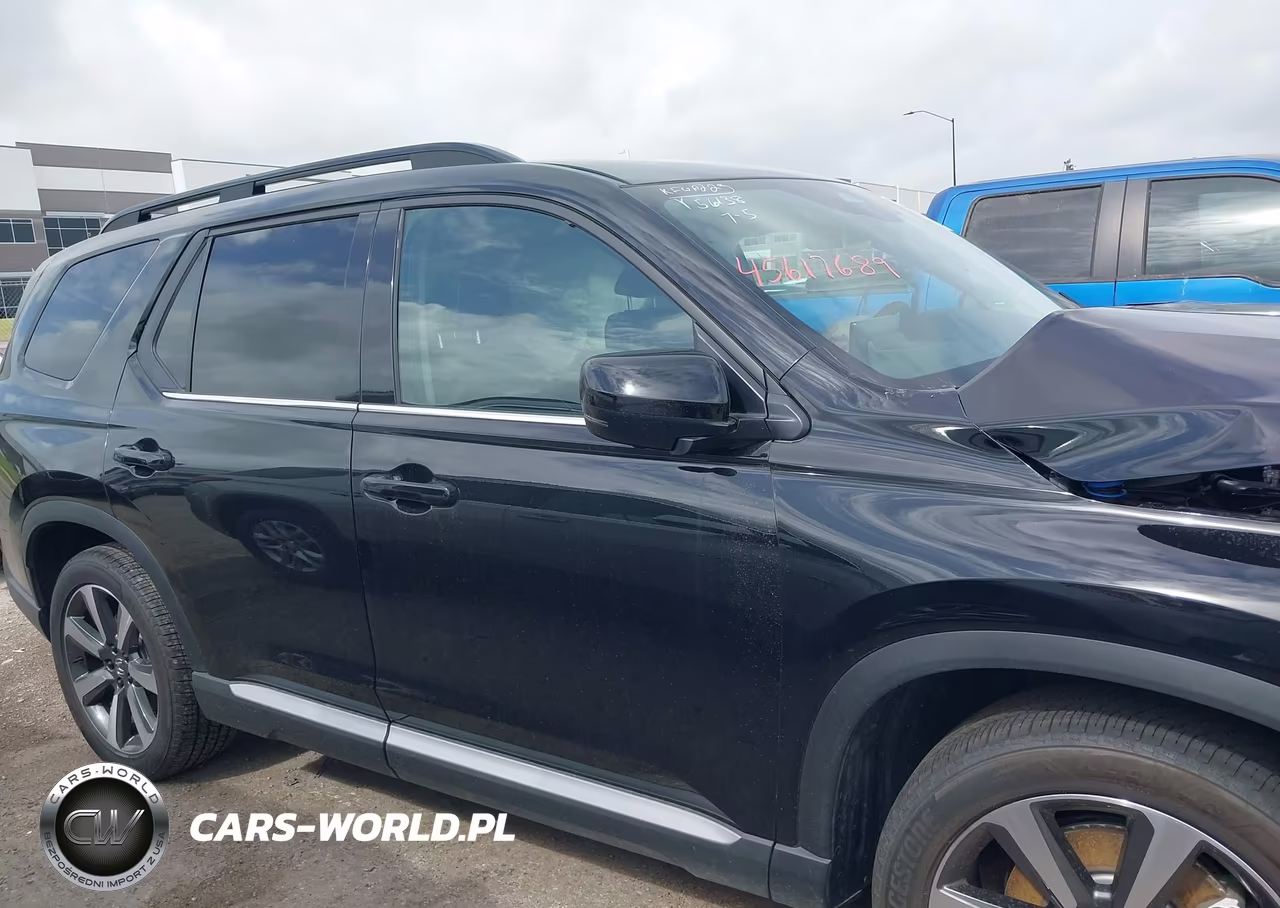 2025 Honda Pilot Elite VIN:5FNYG1H87SB131705 - 13
