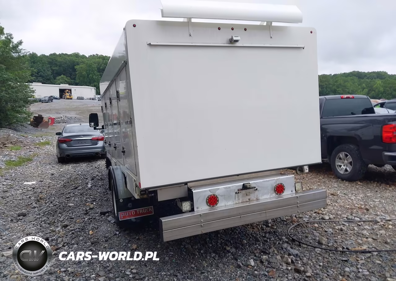 2018 Ford E-450 Cutaway VIN:1FDXE4FS2JDC25025 - 3