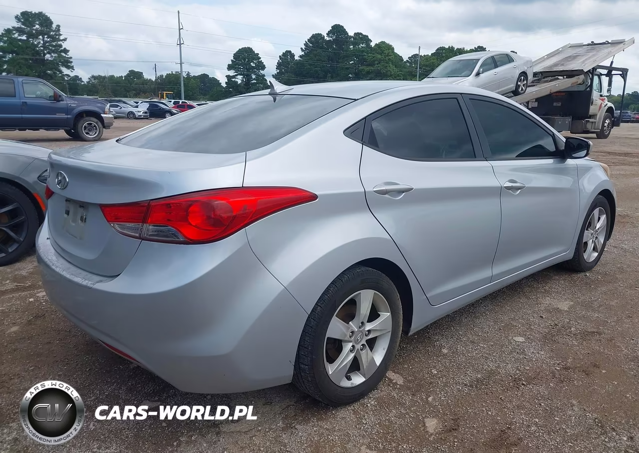 2012 Hyundai Elantra Gls VIN:5NPDH4AE2CH065614 - 4