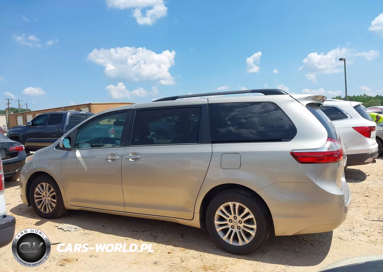 2017 Toyota Sienna Xle 8 Passenger VIN:5TDYZ3DC5HS820582 - 14