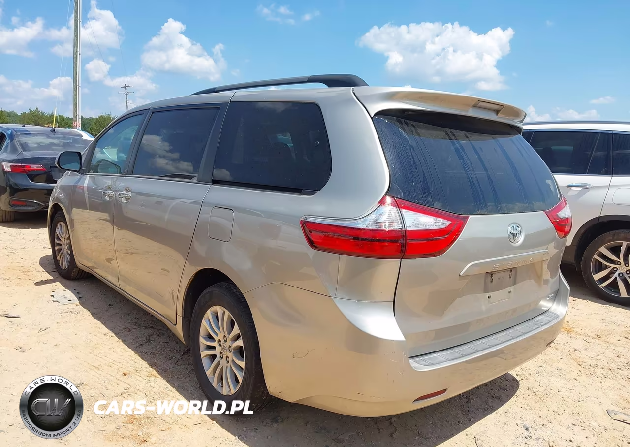 2017 Toyota Sienna Xle 8 Passenger VIN:5TDYZ3DC5HS820582 - 3