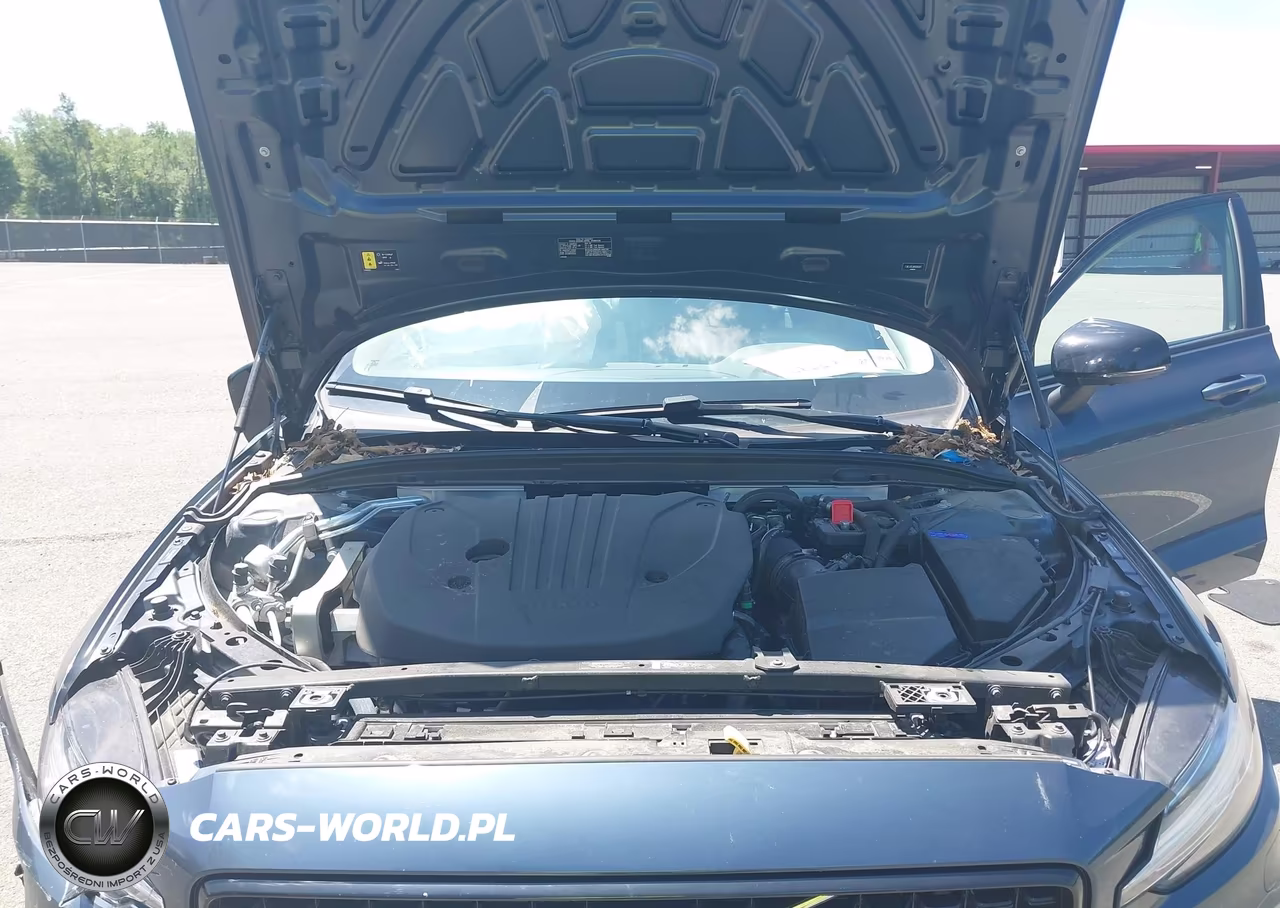 2024 Volvo S60 B5 Plus Dark Theme VIN:7JRL12TL8RG295091 - 10