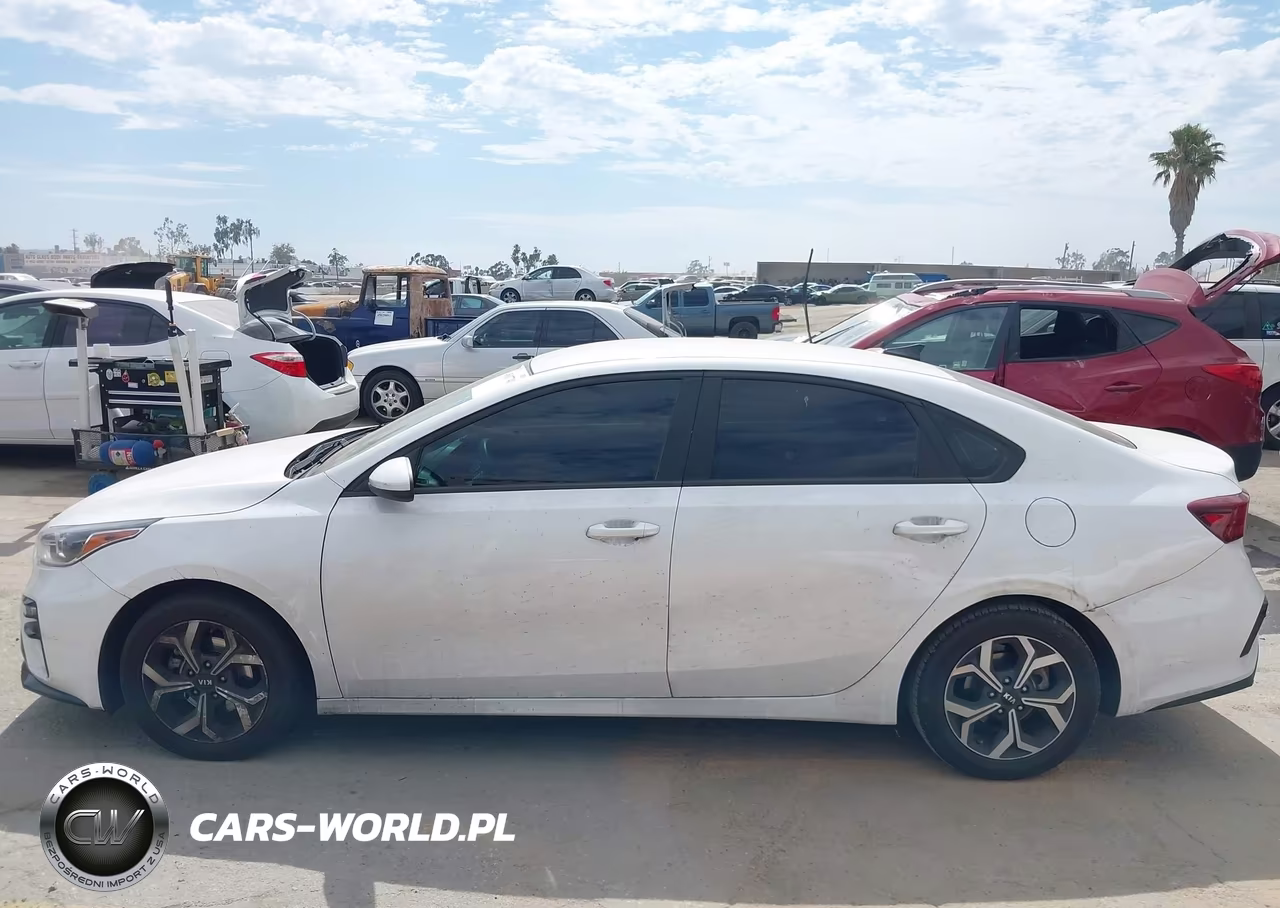 2021 Kia Forte Lxs VIN:3KPF24AD2ME403178 - 18