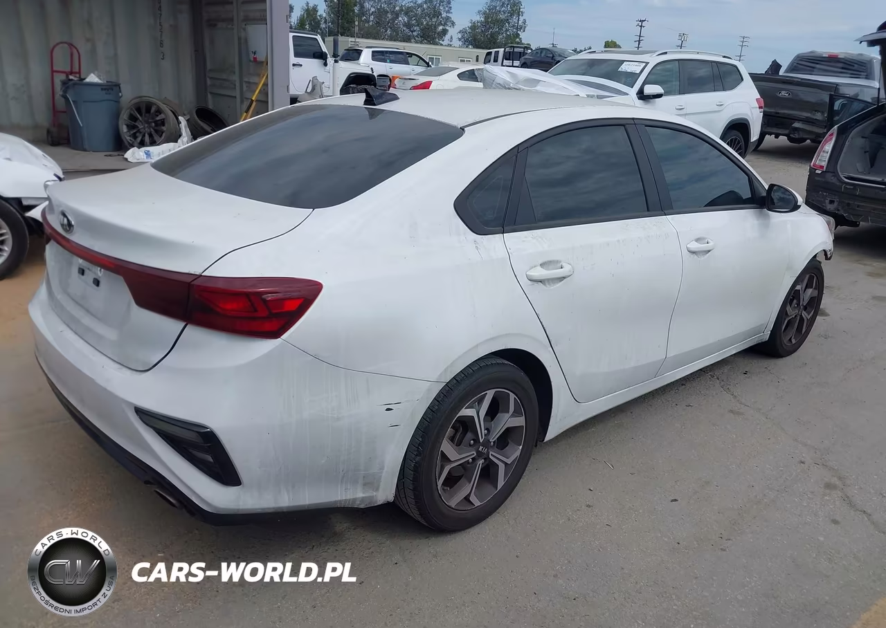 2021 Kia Forte Lxs VIN:3KPF24AD2ME403178 - 4