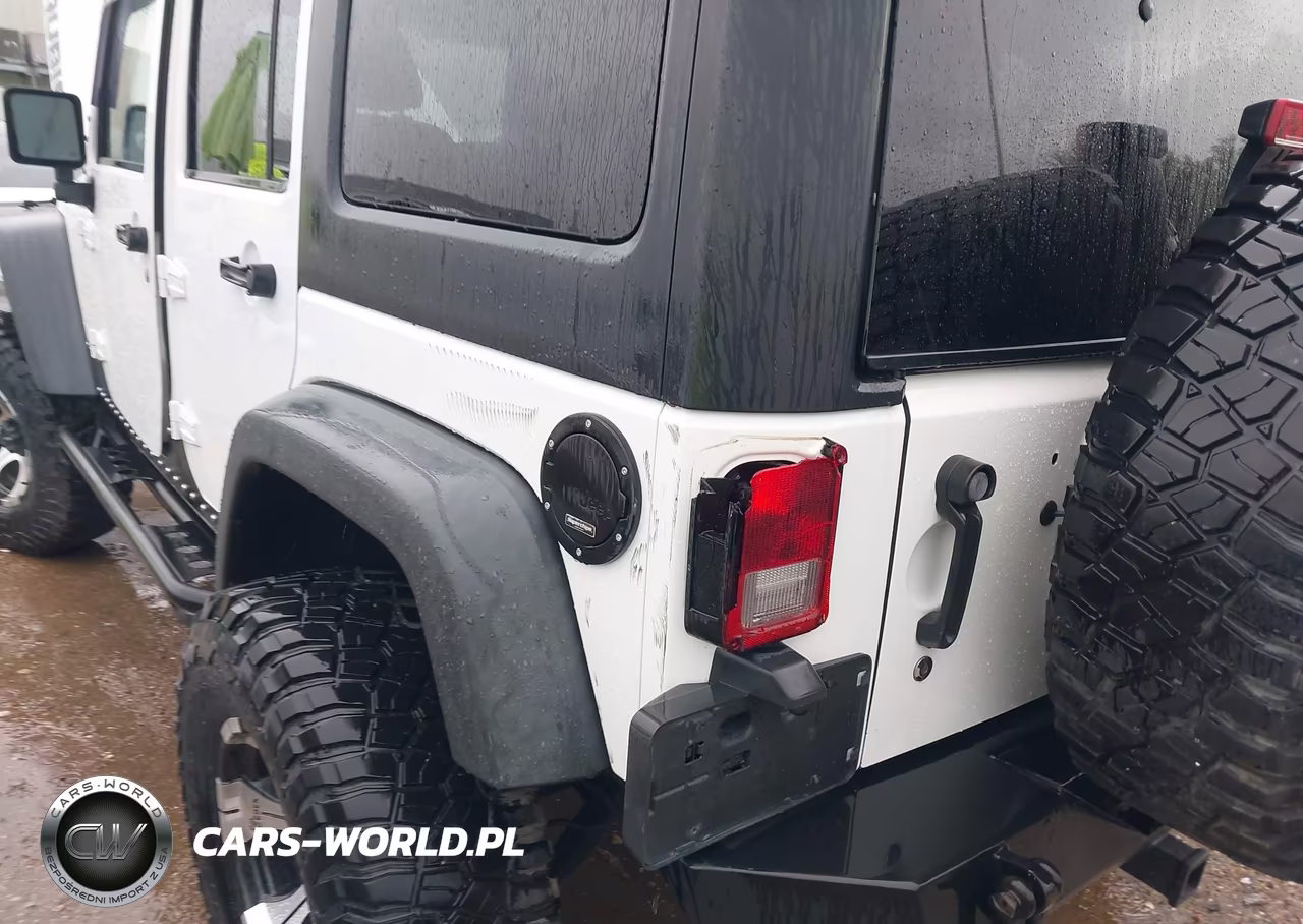 2011 Jeep Wrangler Unlimited Rubicon VIN:1J4BA6H10BL536027 - 6