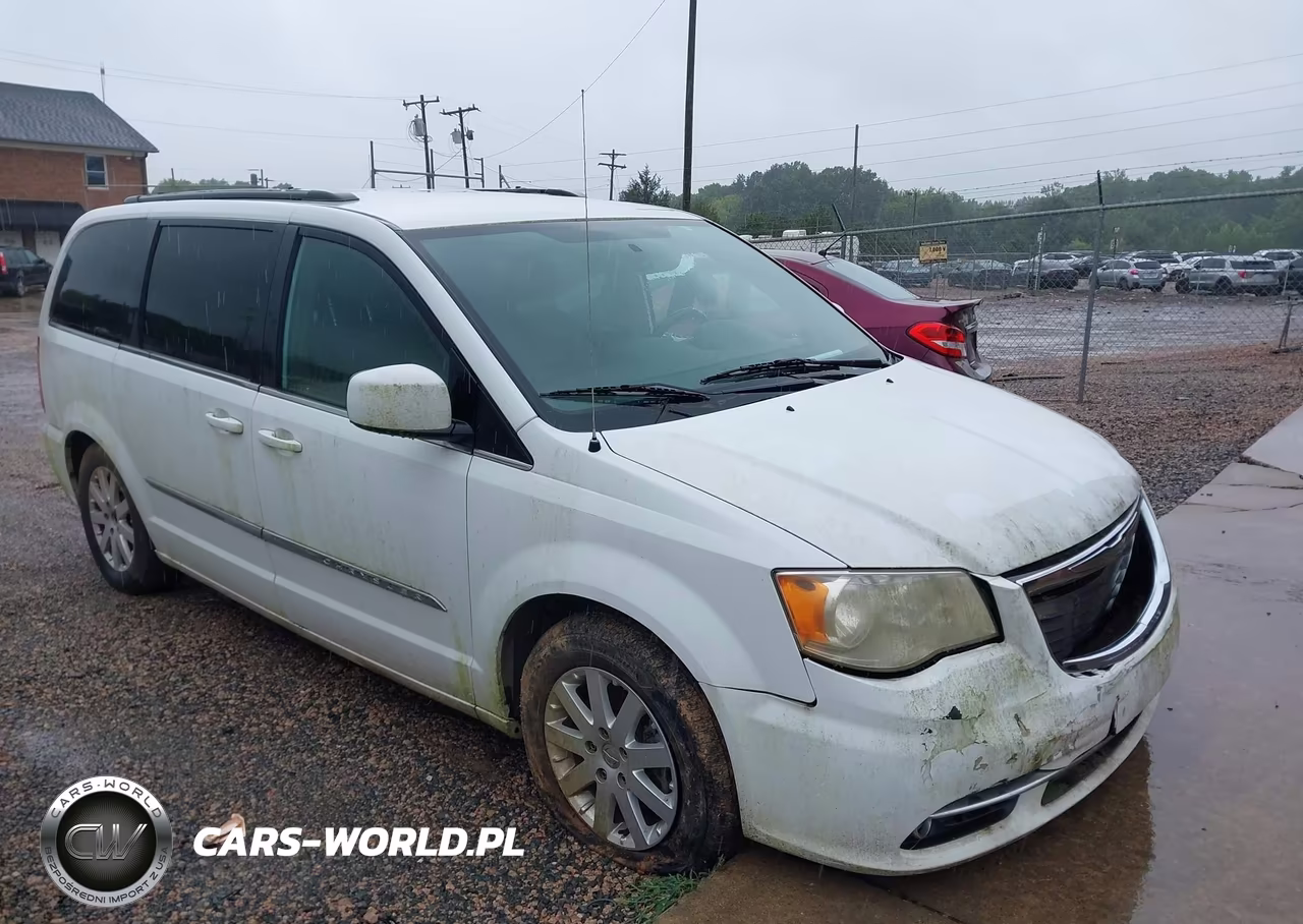 2014 Chrysler Town & Country Touring – zdjęcie 1 z 13