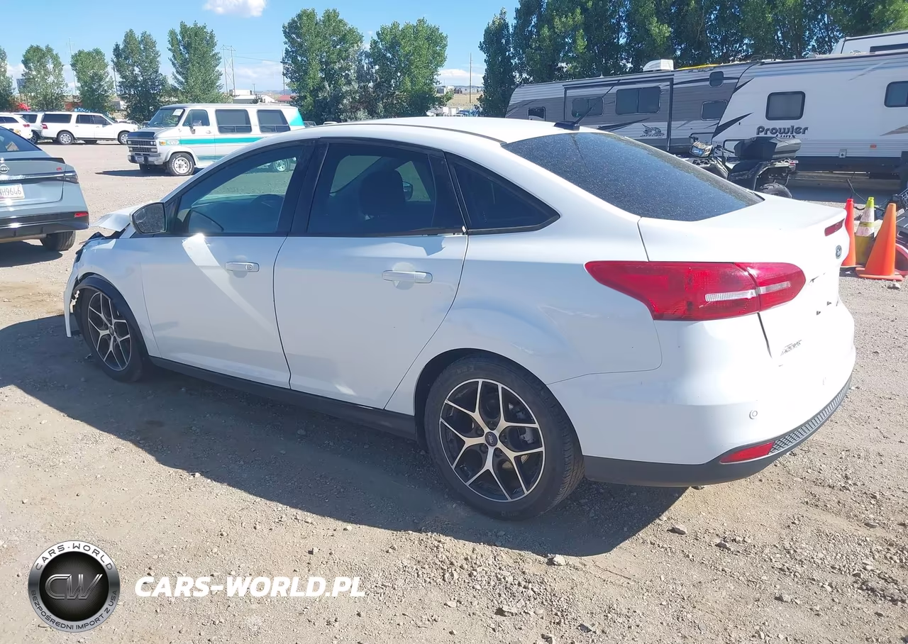 2017 Ford Focus Sel VIN:1FADP3H20HL223322 - 3