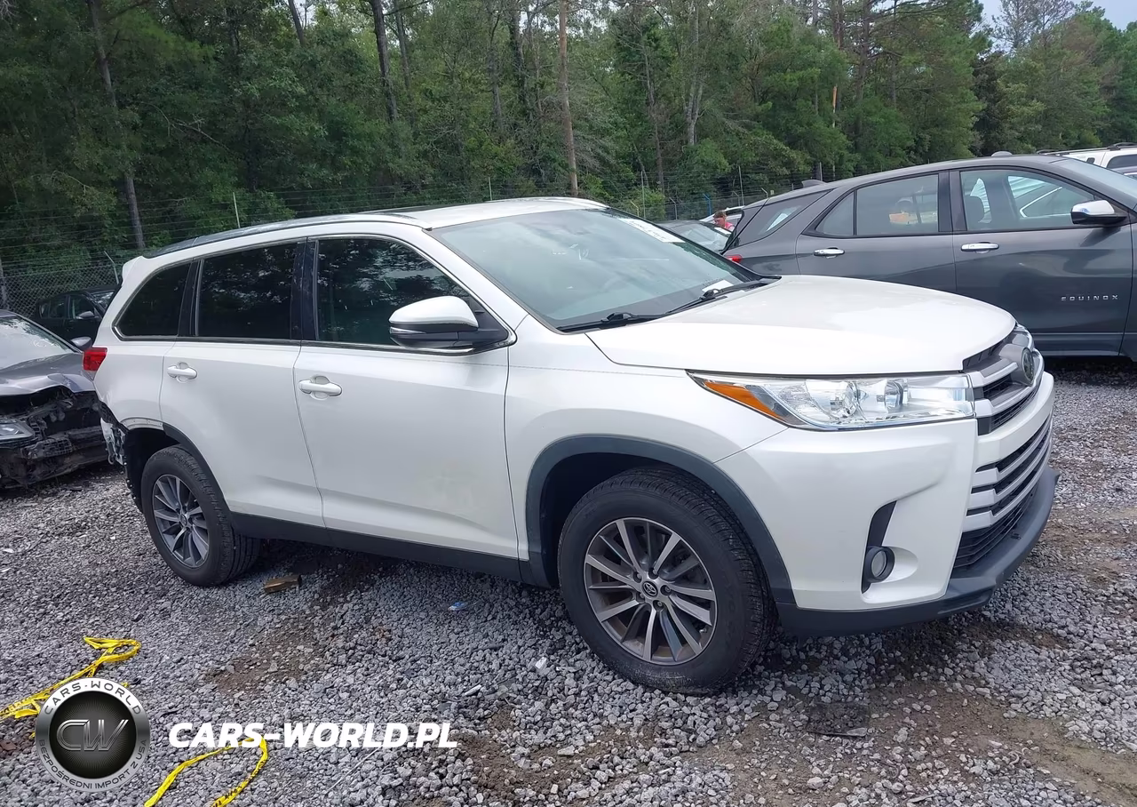 2019 Toyota Highlander Xle VIN:5TDKZRFH3KS551121 - 14