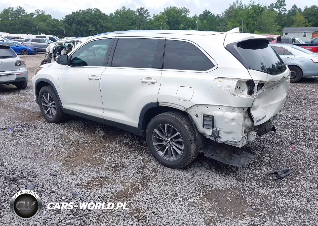 2019 Toyota Highlander Xle VIN:5TDKZRFH3KS551121 - 3