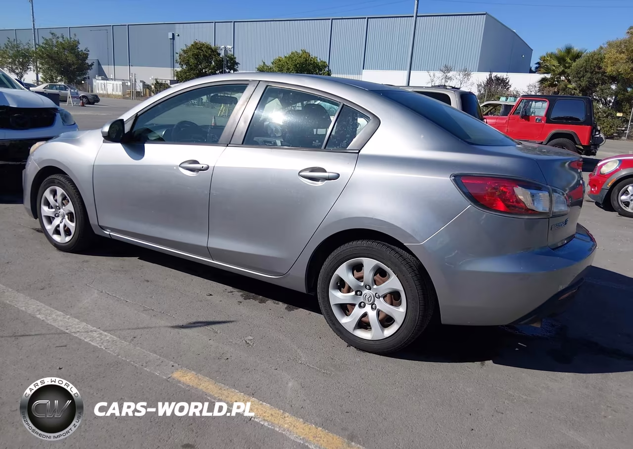 2011 Mazda Mazda3 I Sport VIN:JM1BL1UGXB1408502 - 3