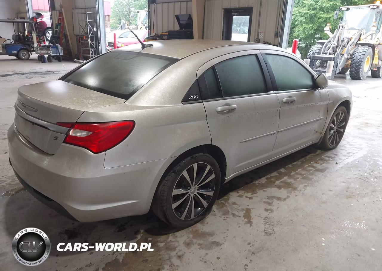 2012 Chrysler 200 S VIN:1C3CCBHG0CN170629 - 4