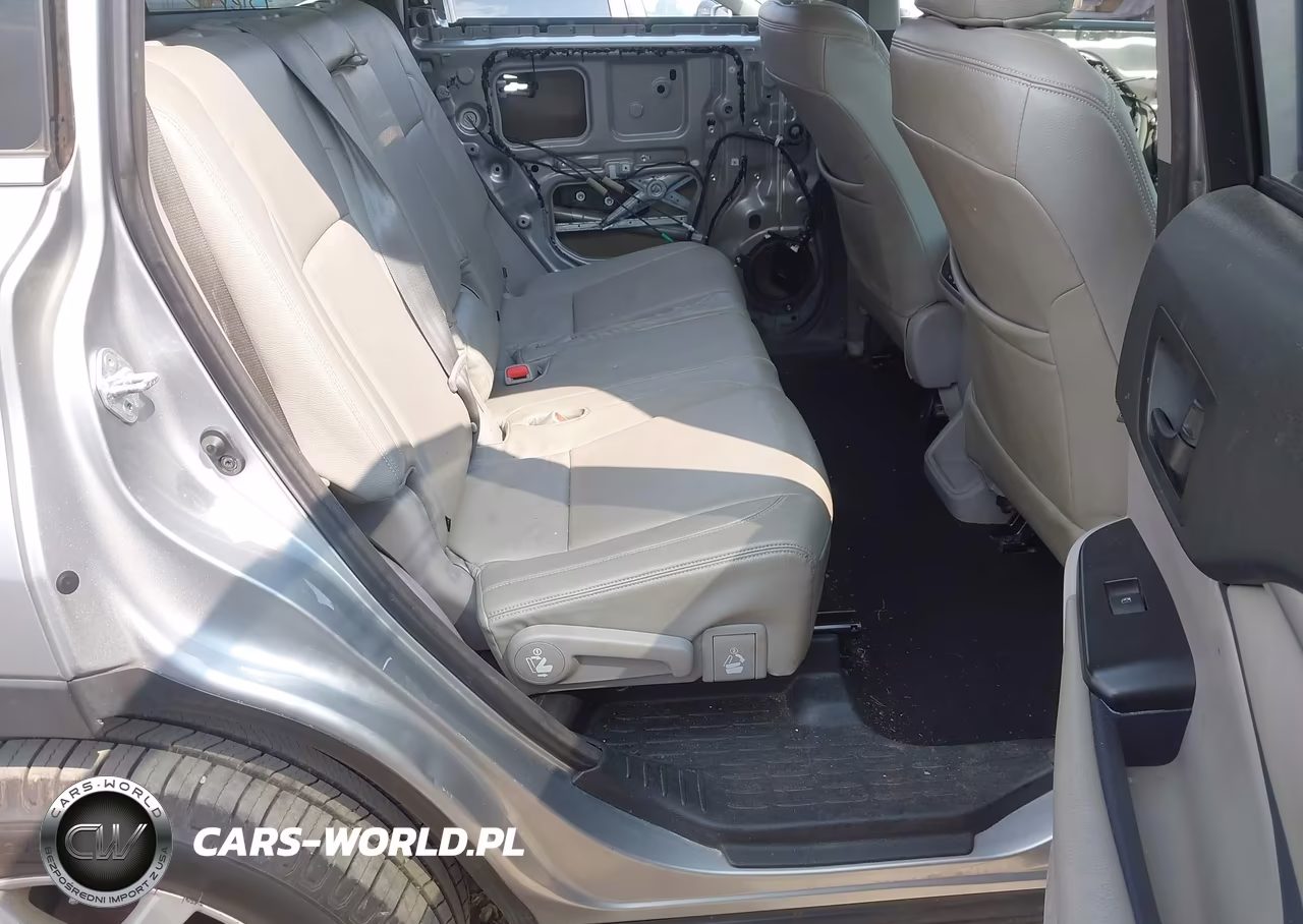 2015 Toyota Highlander Le V6 VIN:5TDBKRFH4FS158089 - 8