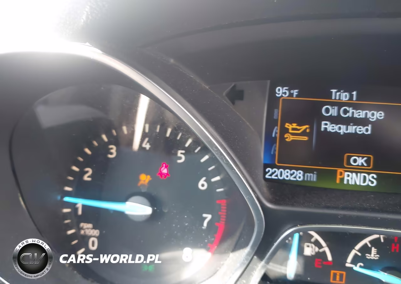 2017 Ford Escape Titanium VIN:1FMCU0JD9HUC06744 - 7