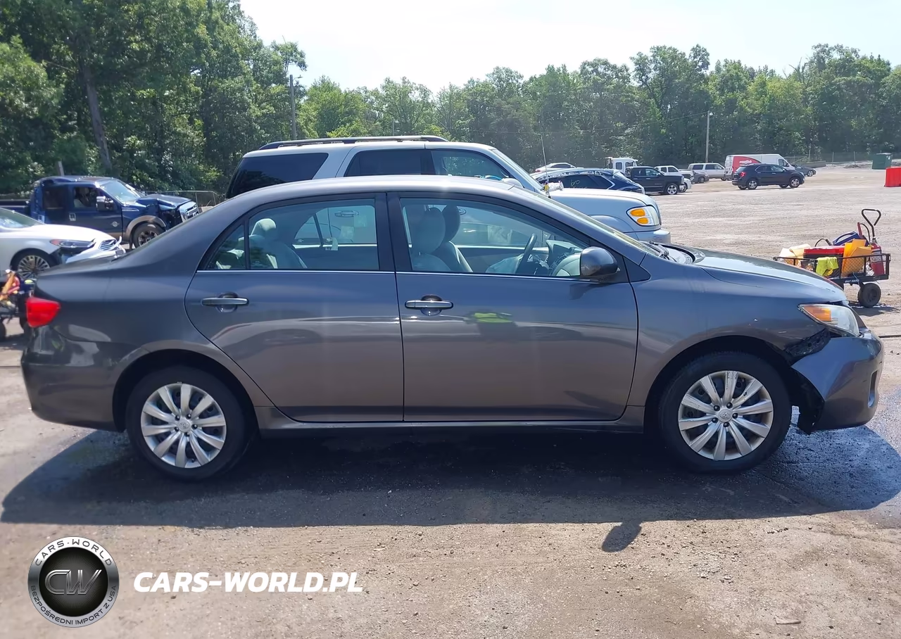 2013 Toyota Corolla Le VIN:5YFBU4EEXDP217298 - 13