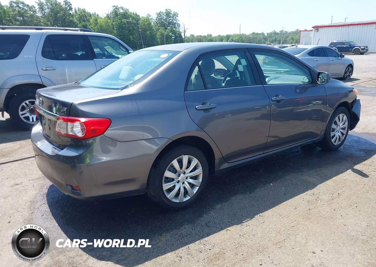 2013 Toyota Corolla Le VIN:5YFBU4EEXDP217298 - 4