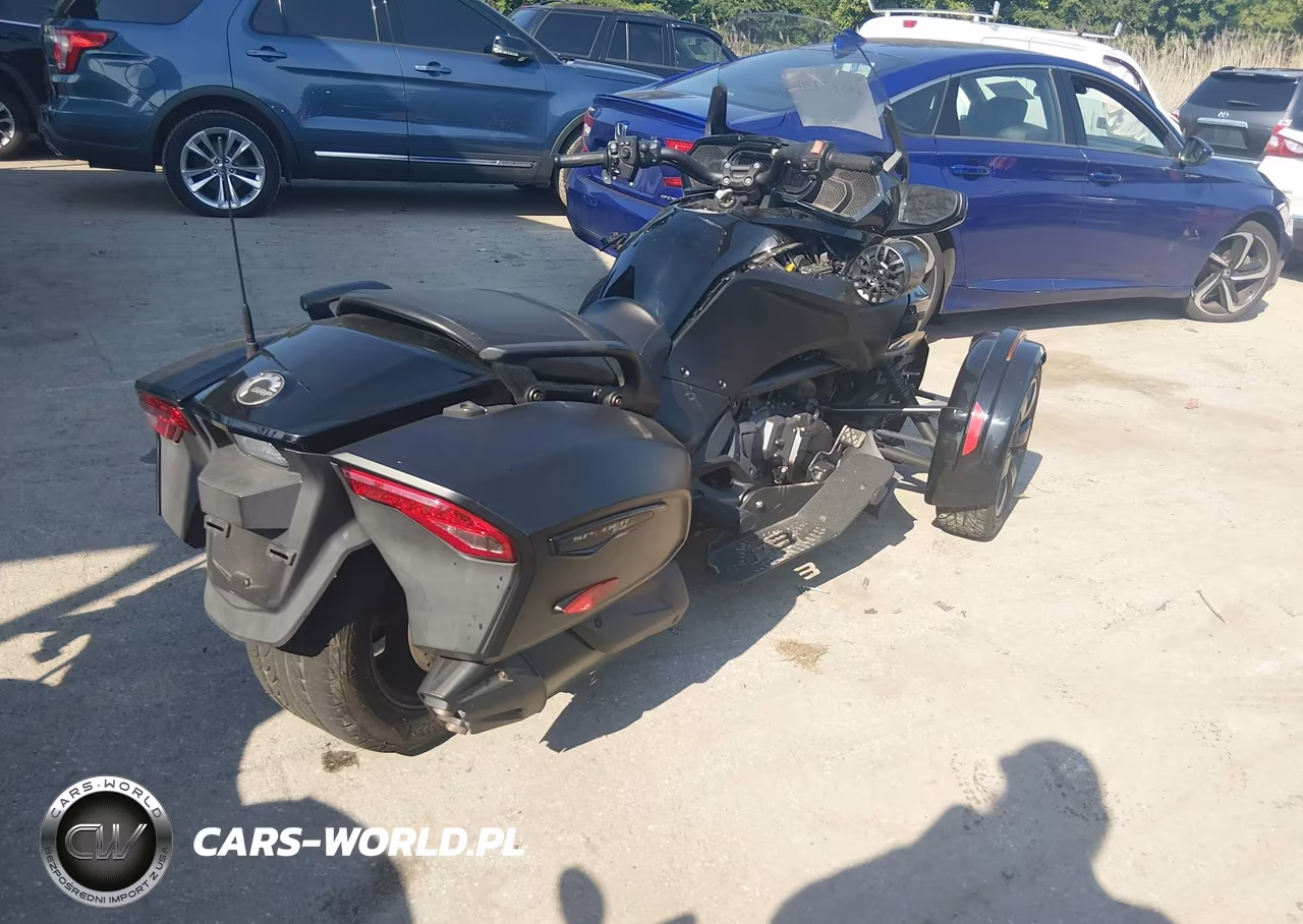2019 Can-Am Spyder Roadster F3-T-F3 Limited VIN:2BXREDD22KV001338 - 4