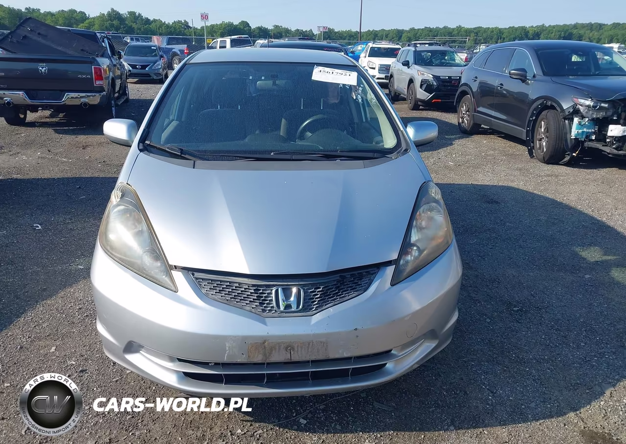 2013 Honda Fit VIN:JHMGE8H39DC046877 - 12