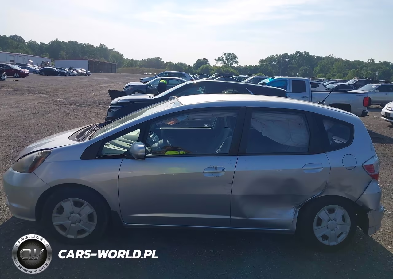 2013 Honda Fit VIN:JHMGE8H39DC046877 - 14