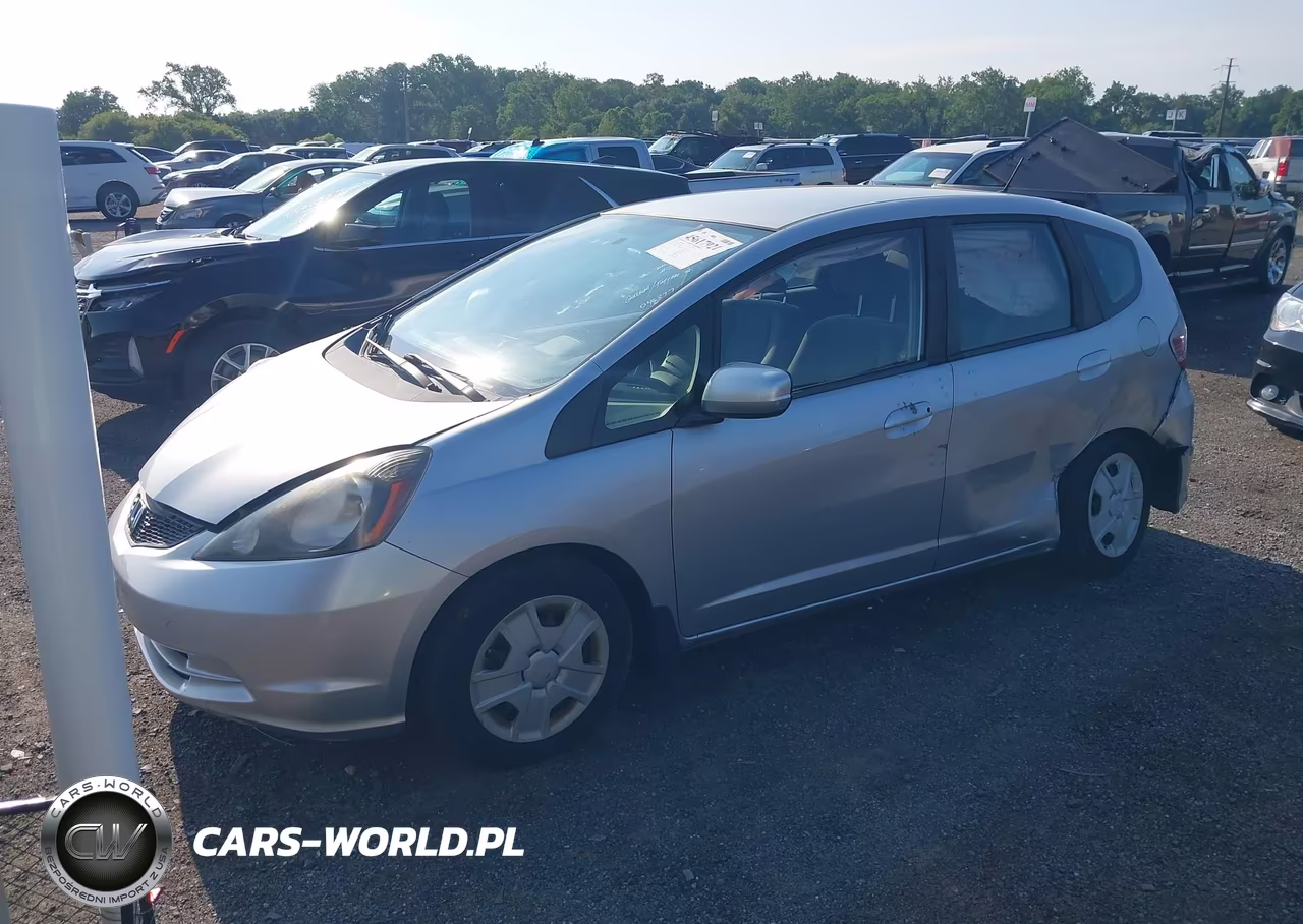 2013 Honda Fit VIN:JHMGE8H39DC046877 - 2