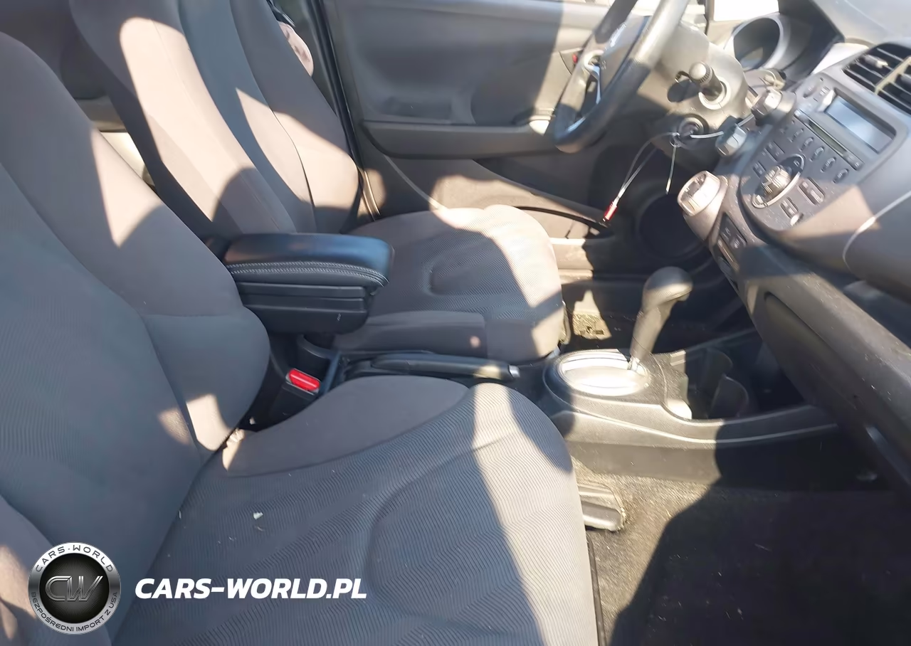 2013 Honda Fit VIN:JHMGE8H39DC046877 - 5