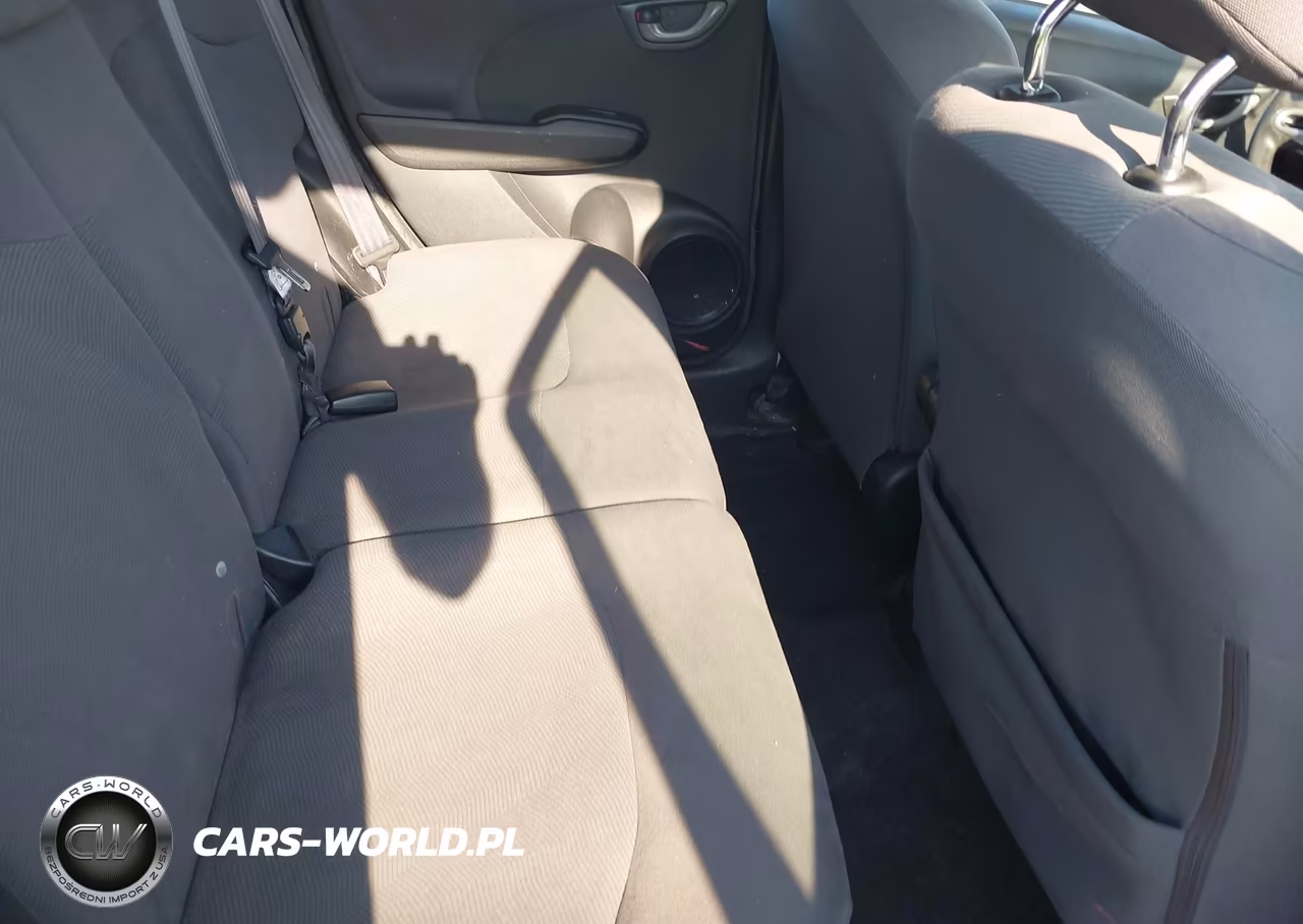 2013 Honda Fit VIN:JHMGE8H39DC046877 - 8