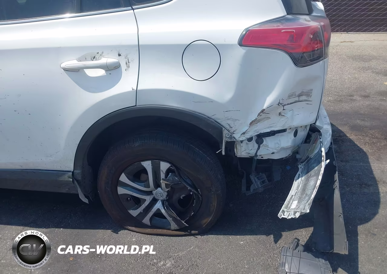 2018 Toyota Rav4 Le VIN:JTMZFREV5JJ153838 - 17