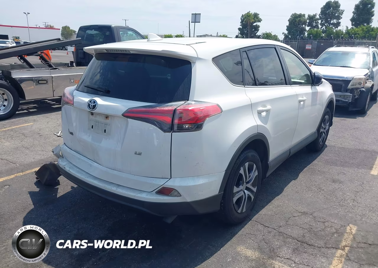 2018 Toyota Rav4 Le VIN:JTMZFREV5JJ153838 - 4