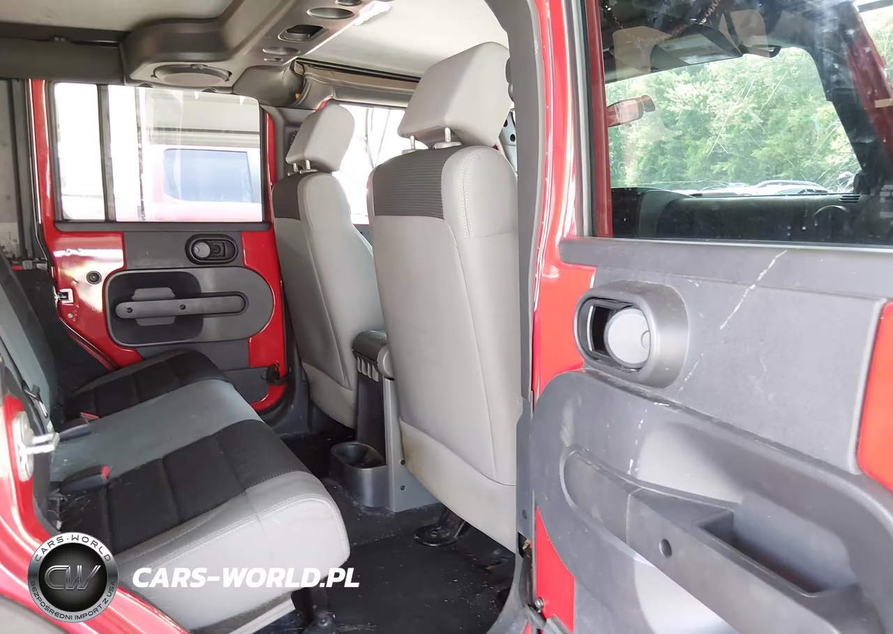 2007 Jeep Wrangler Unlimited X VIN:1J4GA39197L140303 - 8