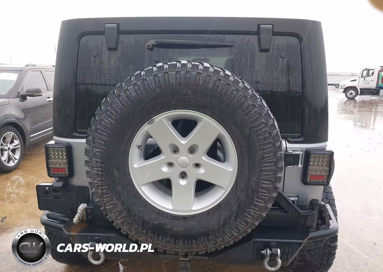 2017 Jeep Wrangler Unlimited Sport 4X4 VIN:1C4BJWDGXHL593070 - 16