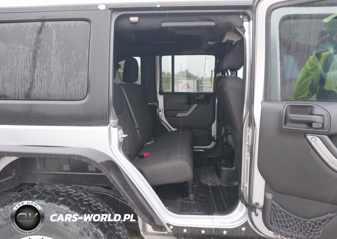 2017 Jeep Wrangler Unlimited Sport 4X4 VIN:1C4BJWDGXHL593070 - 8
