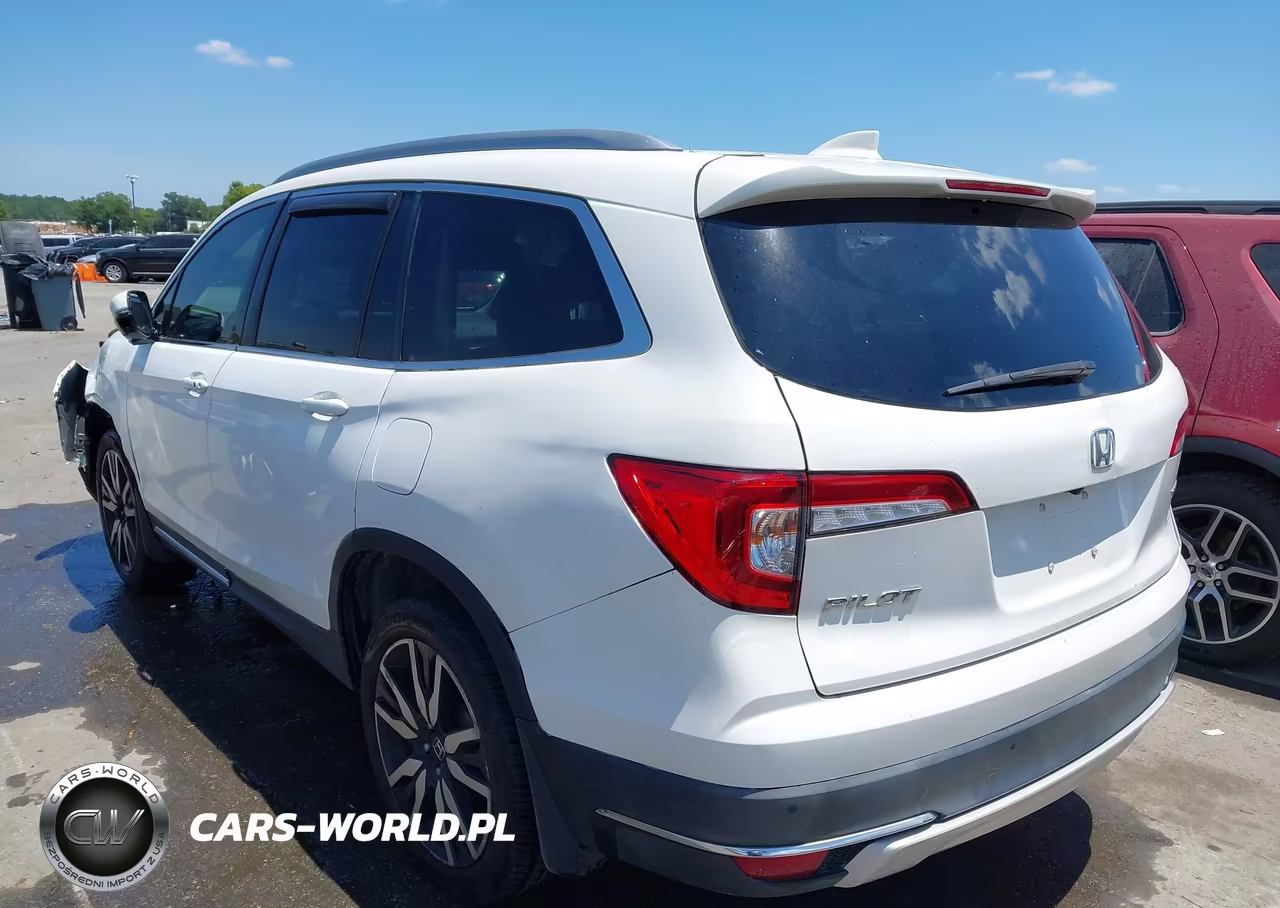 2019 Honda Pilot Touring VIN:5FNYF5H90KB038978 - 3
