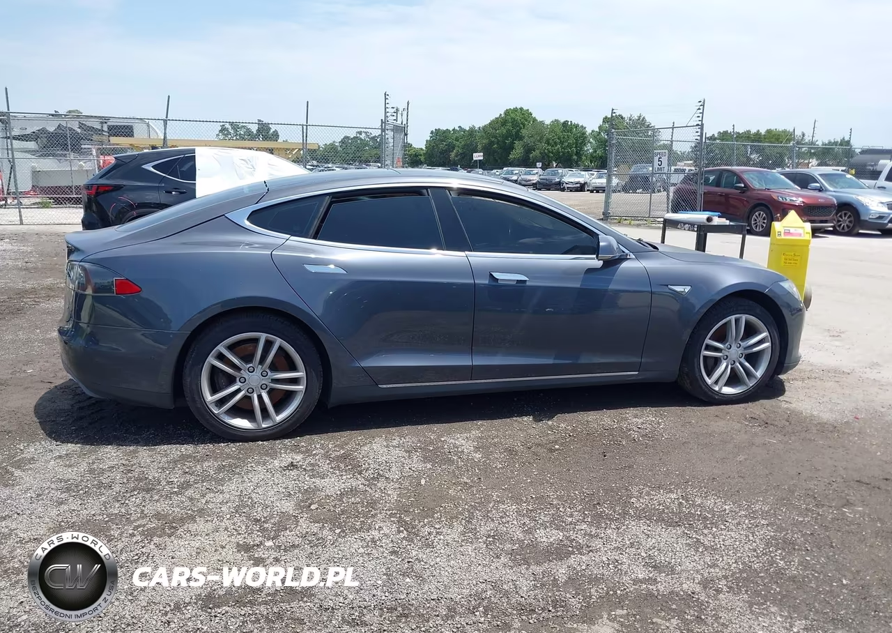 2014 Tesla Model S VIN:5YJSA1S10EFP56681 - 13