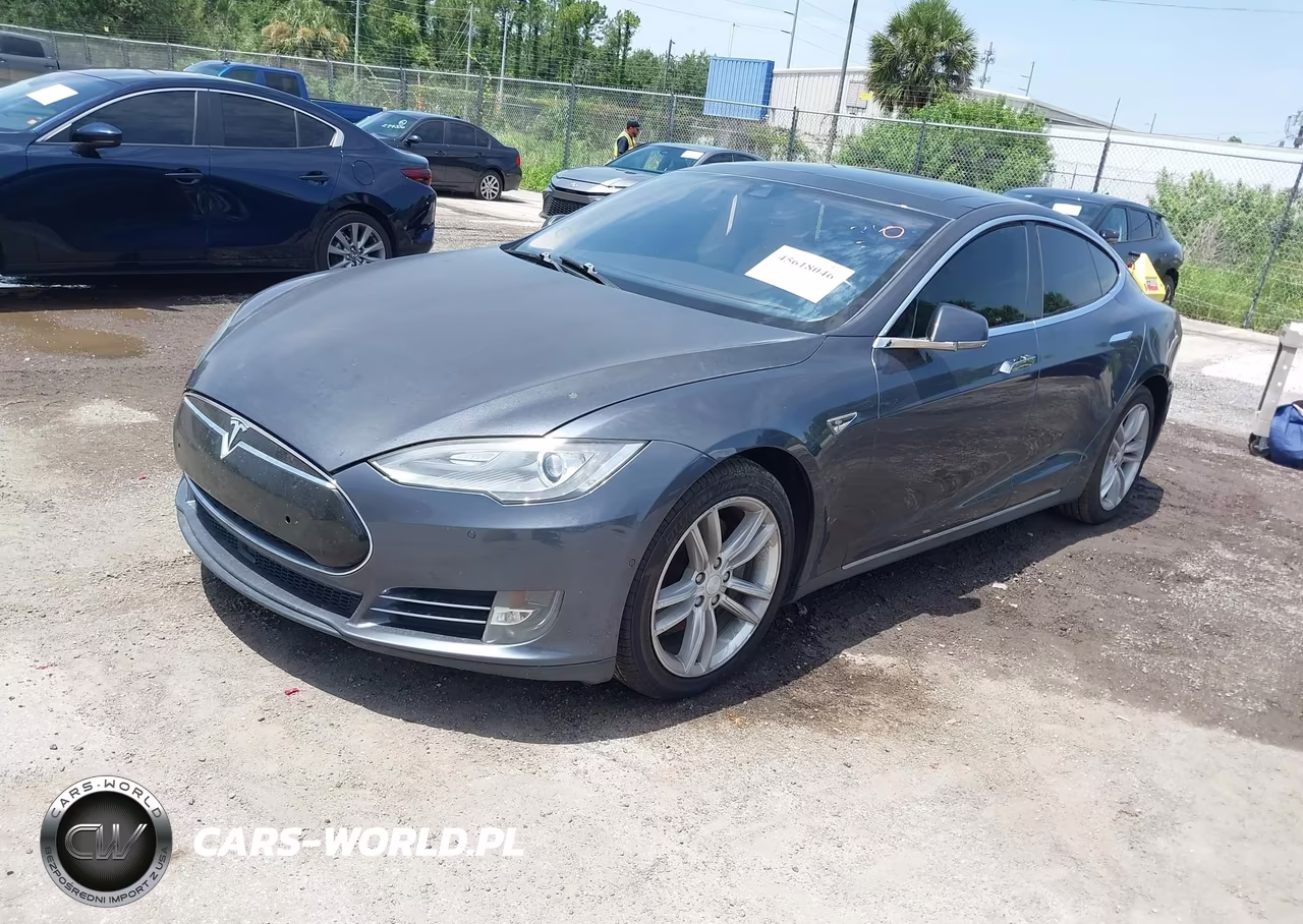 2014 Tesla Model S VIN:5YJSA1S10EFP56681 - 2