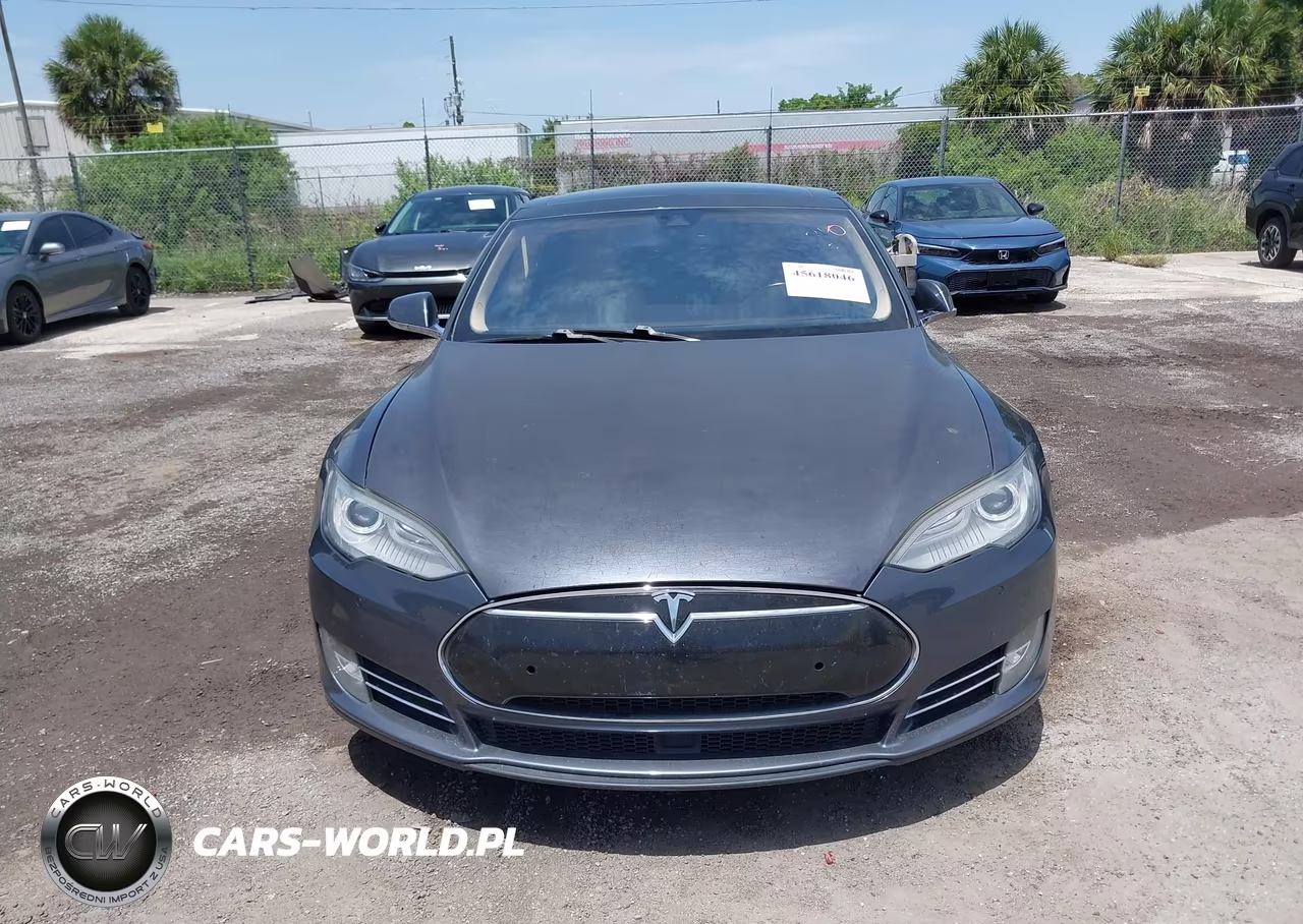 2014 Tesla Model S VIN:5YJSA1S10EFP56681 - 6