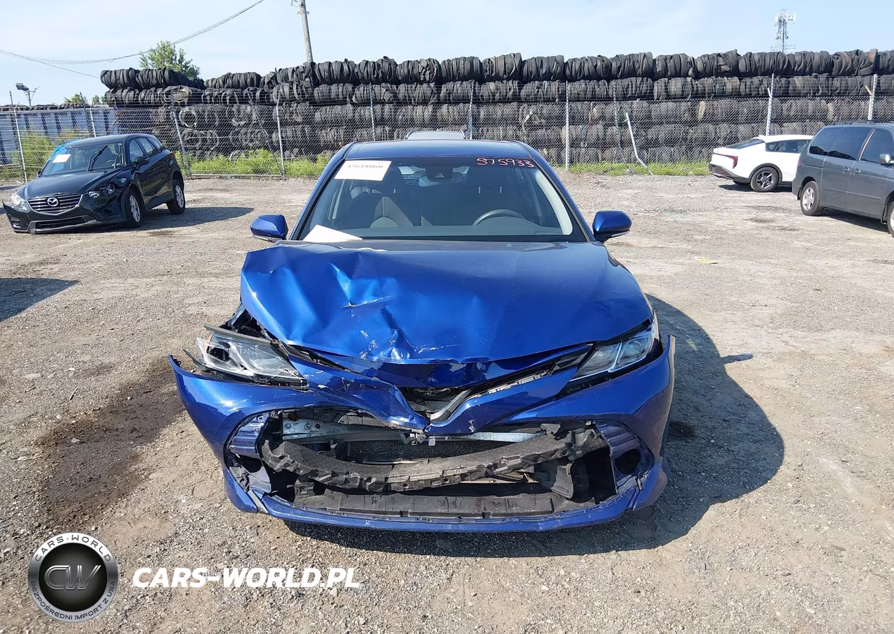 2018 Toyota Camry Le VIN:4T1B11HK9JU575933 - 11