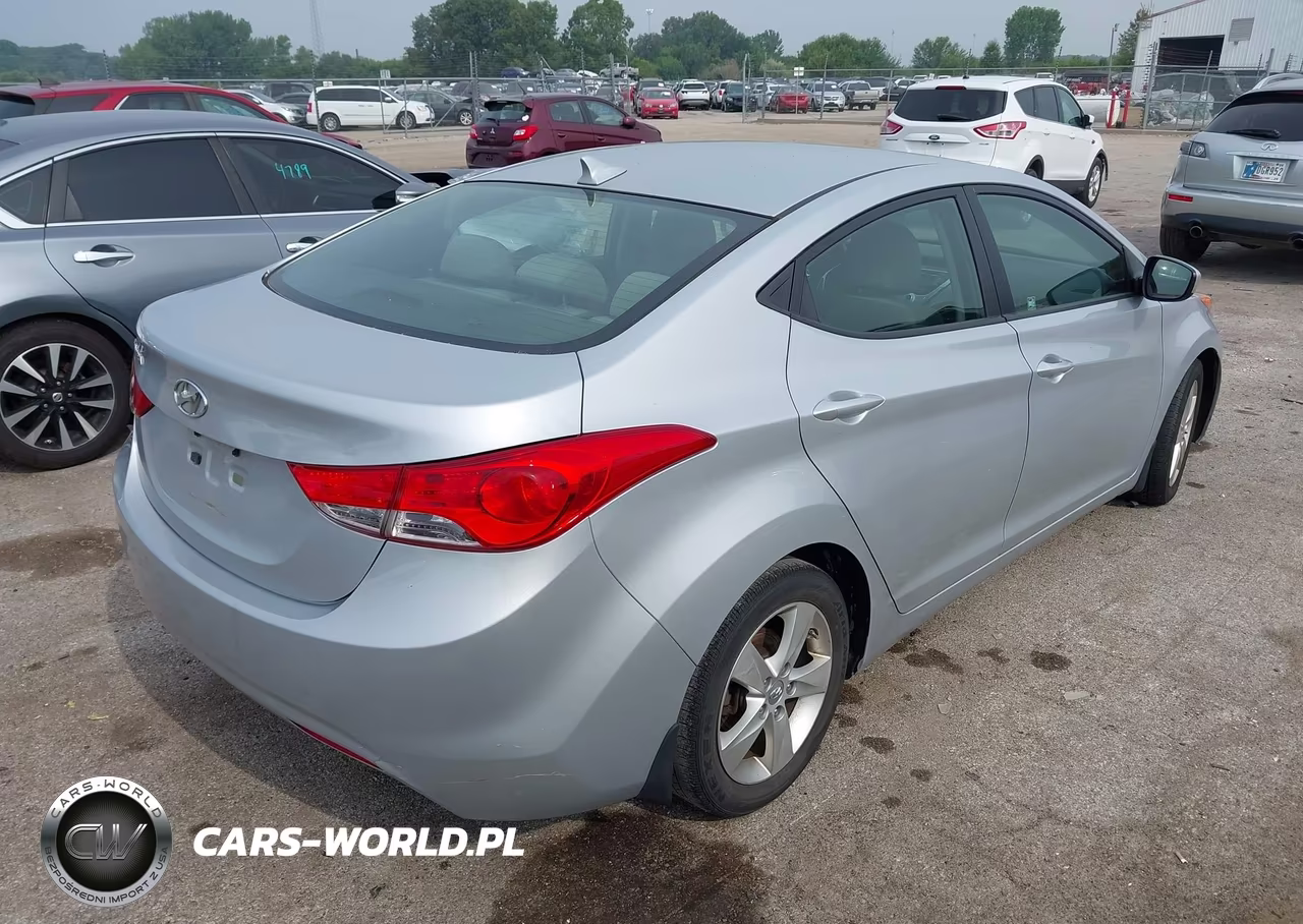 2012 Hyundai Elantra Gls VIN:5NPDH4AE5CH102056 - 4