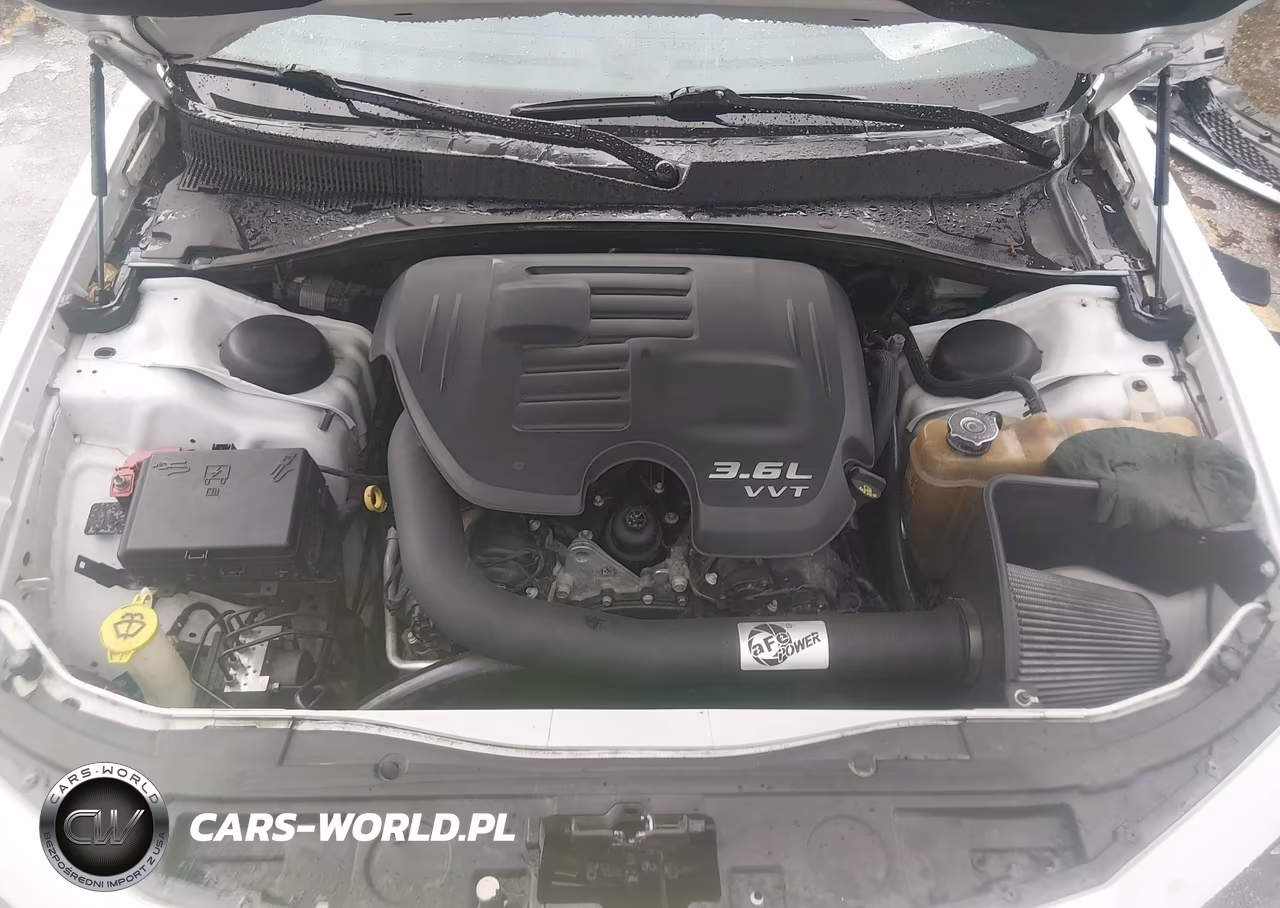 2021 Chrysler 300 Touring VIN:2C3CCAAG6MH538133 - 10