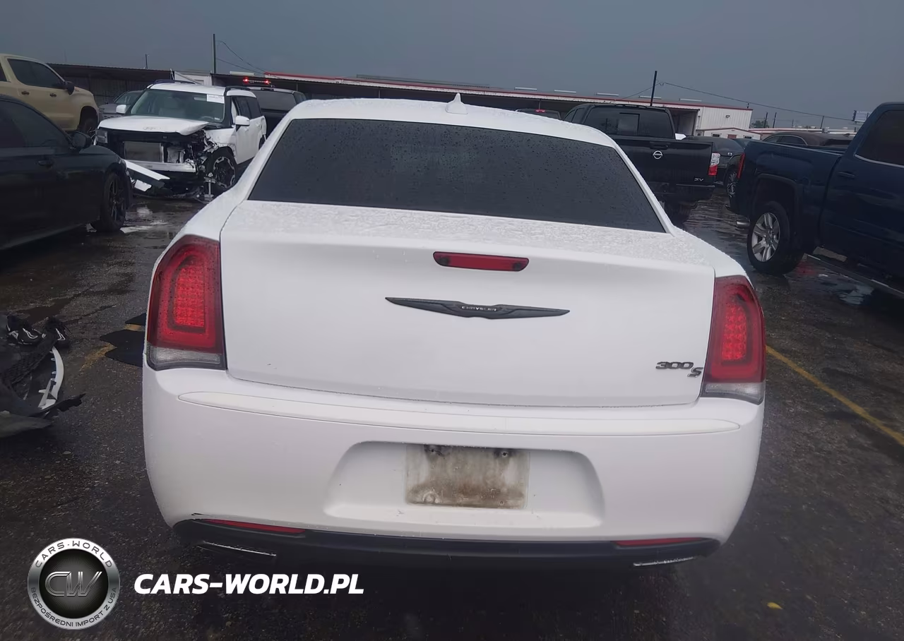 2021 Chrysler 300 Touring VIN:2C3CCAAG6MH538133 - 16