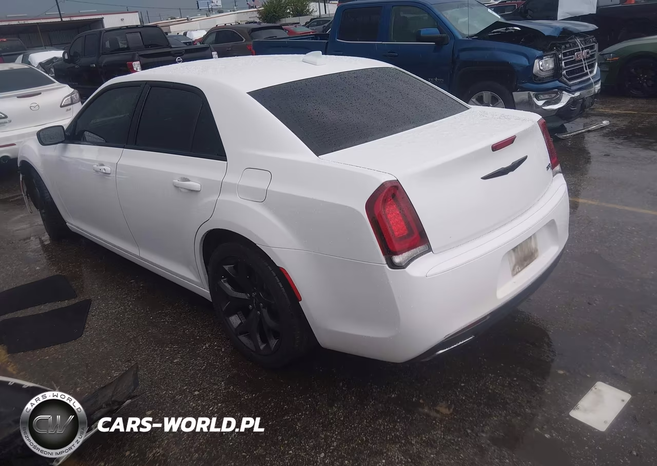 2021 Chrysler 300 Touring VIN:2C3CCAAG6MH538133 - 3