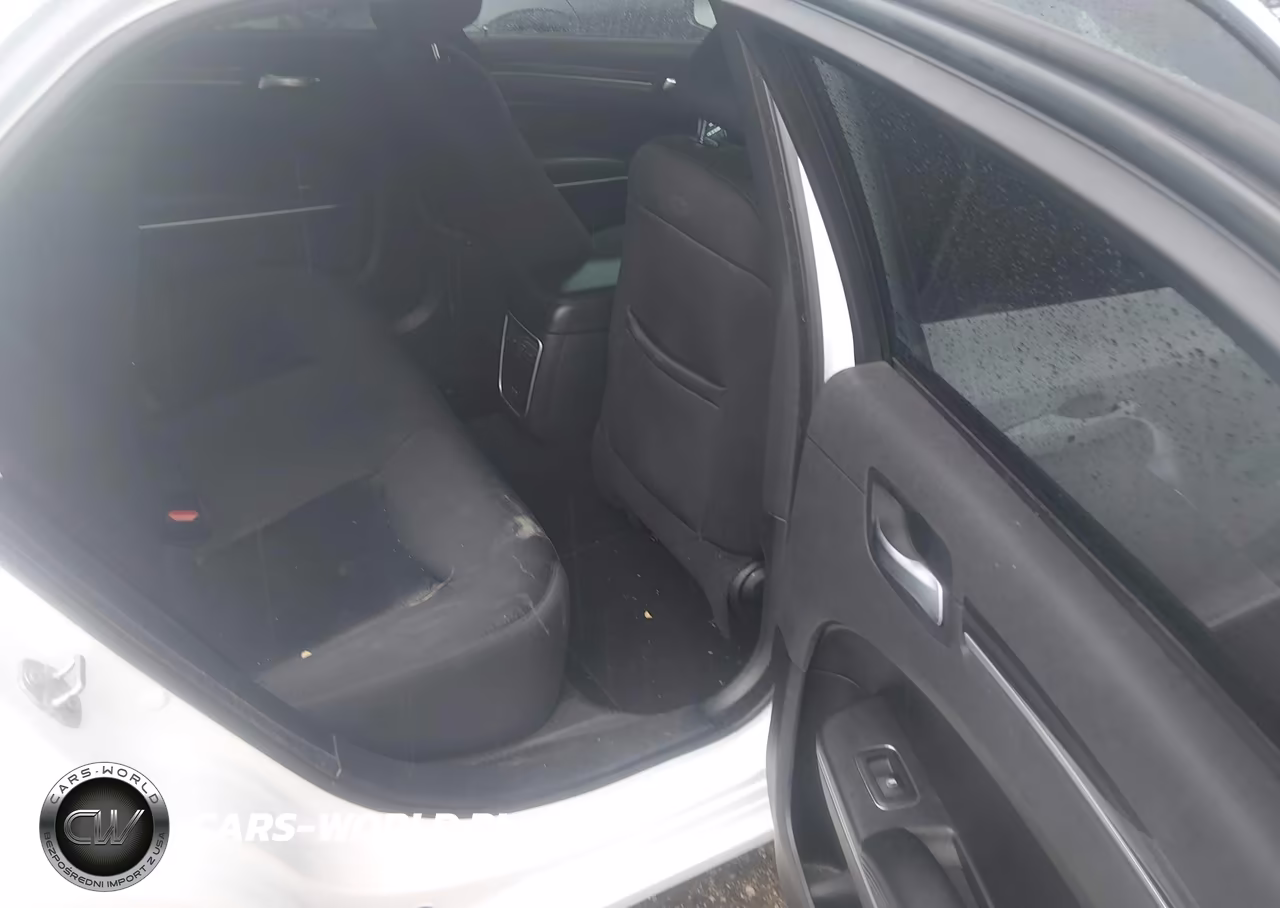 2021 Chrysler 300 Touring VIN:2C3CCAAG6MH538133 - 8