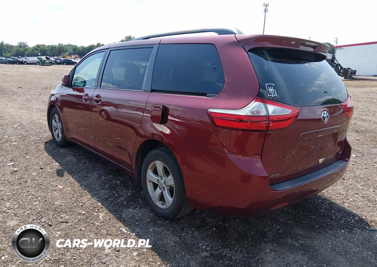2015 Toyota Sienna Le 8 Passenger VIN:5TDKK3DC2FS556695 - 3