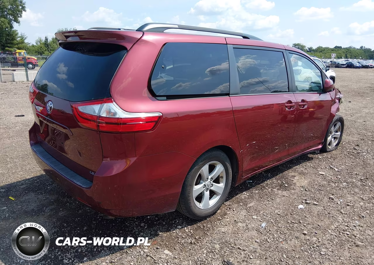 2015 Toyota Sienna Le 8 Passenger VIN:5TDKK3DC2FS556695 - 4
