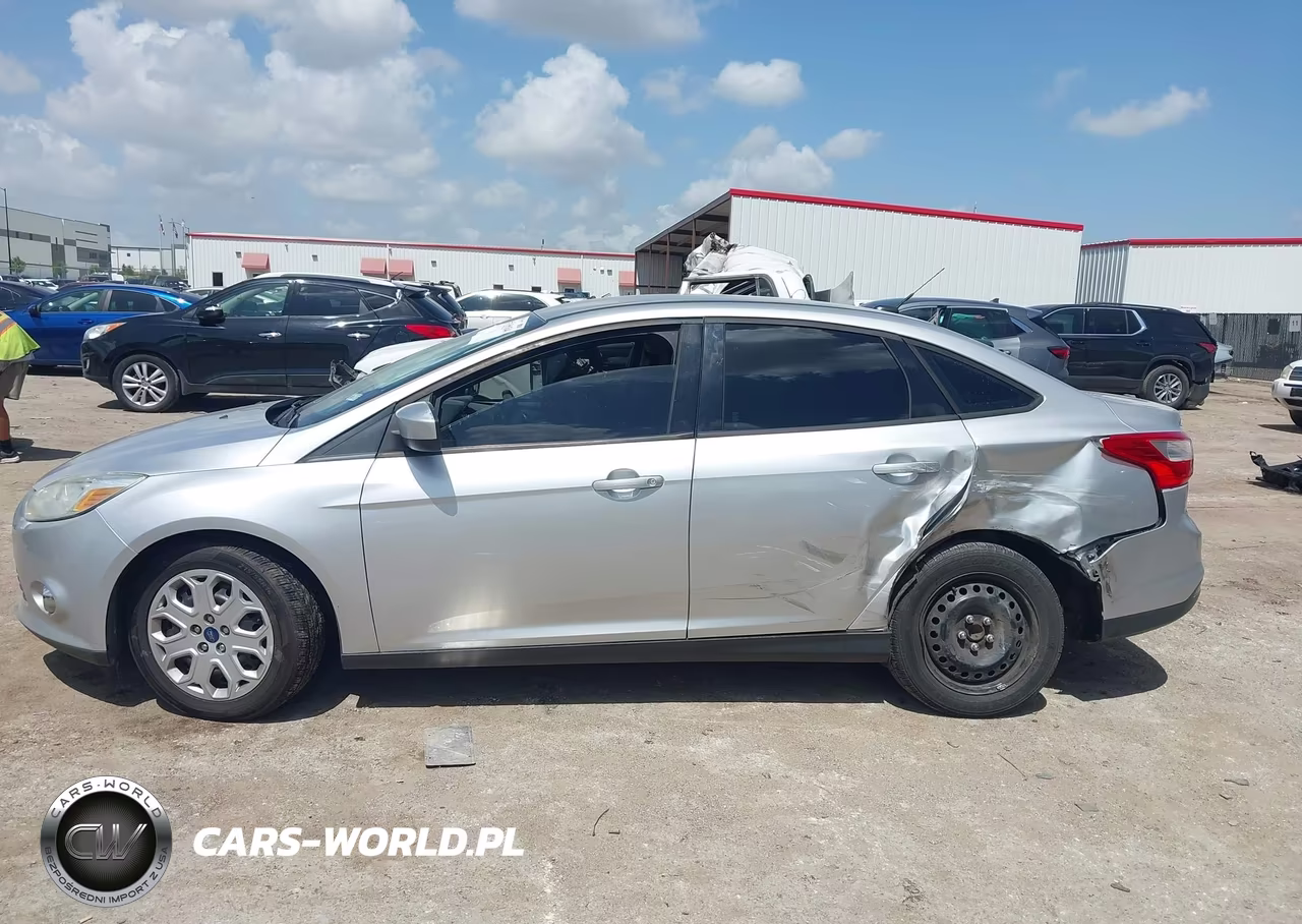 2012 Ford Focus Se VIN:1FAHP3F20CL422030 - 14