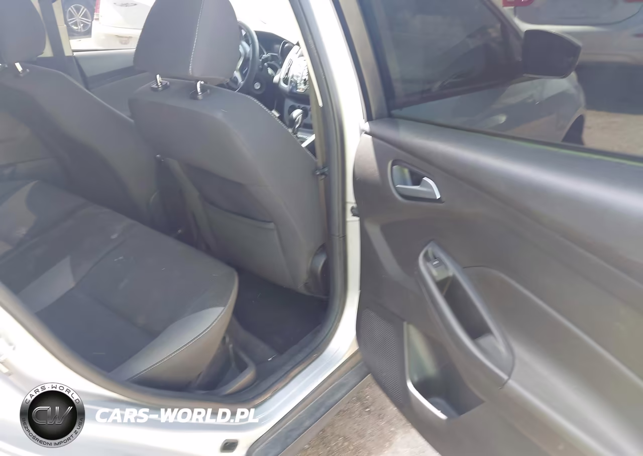 2012 Ford Focus Se VIN:1FAHP3F20CL422030 - 8
