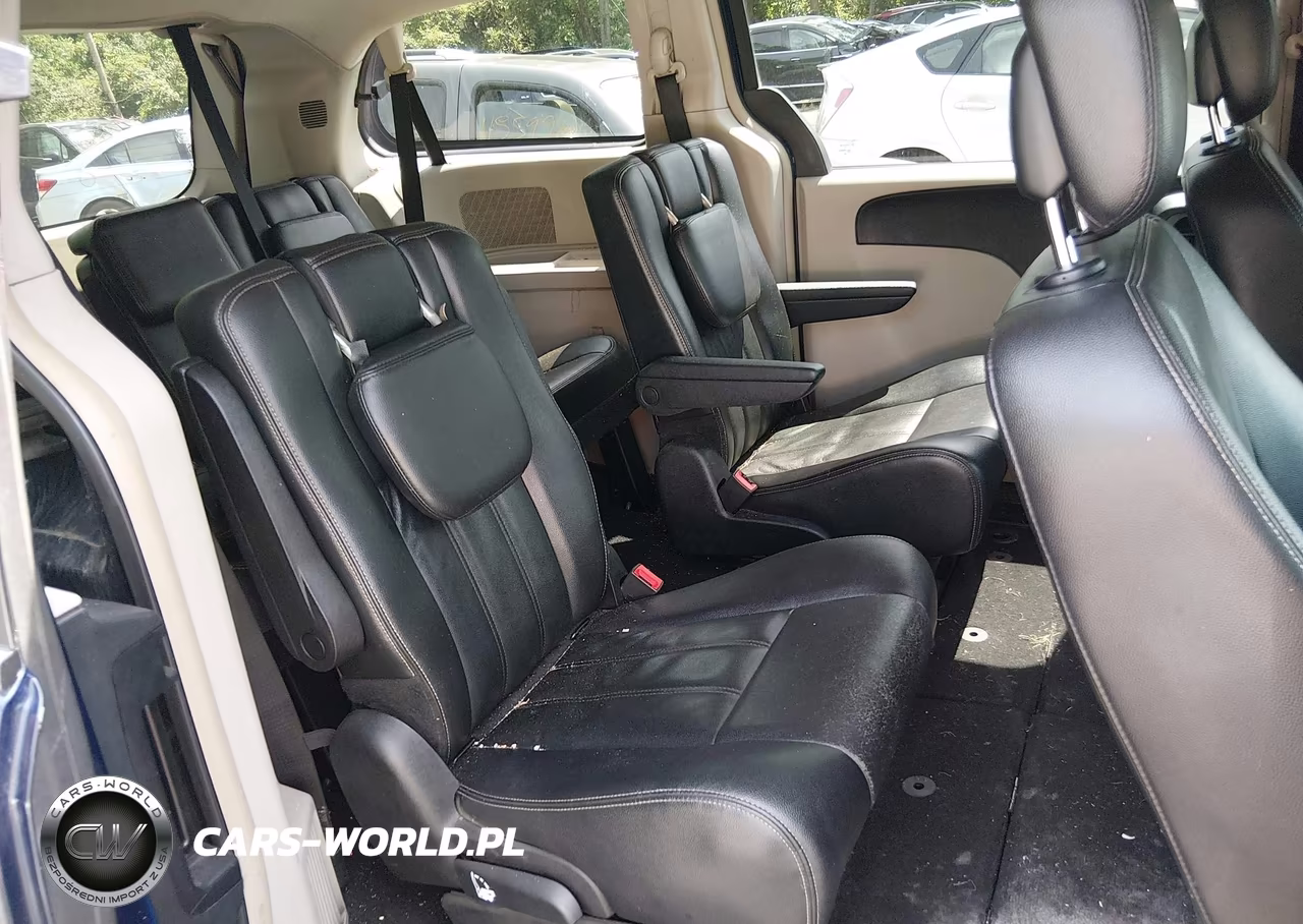 2014 Chrysler Town & Country Touring VIN:2C4RC1BGXER112316 - 8