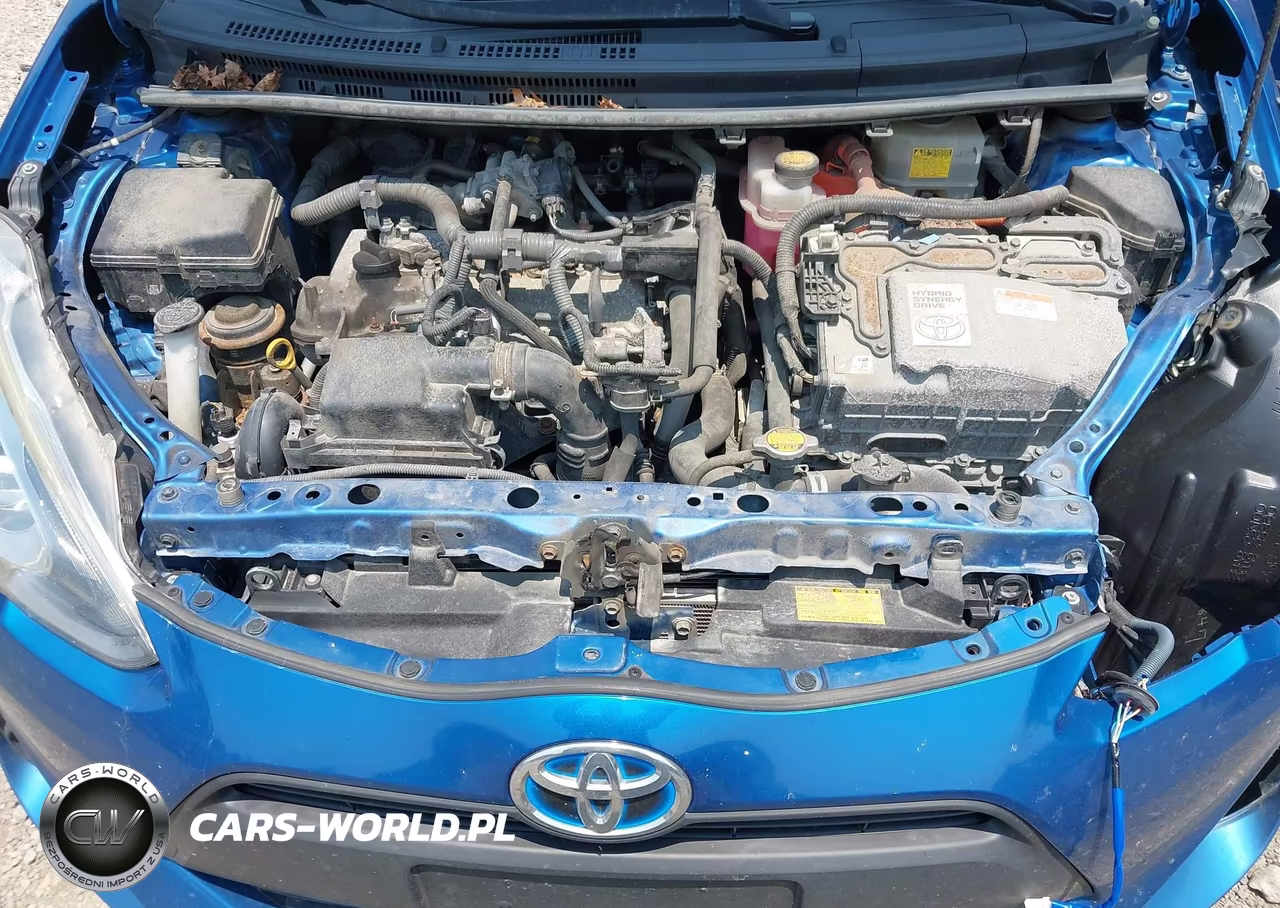 2015 Toyota Prius C One VIN:JTDKDTB33F1586766 - 10