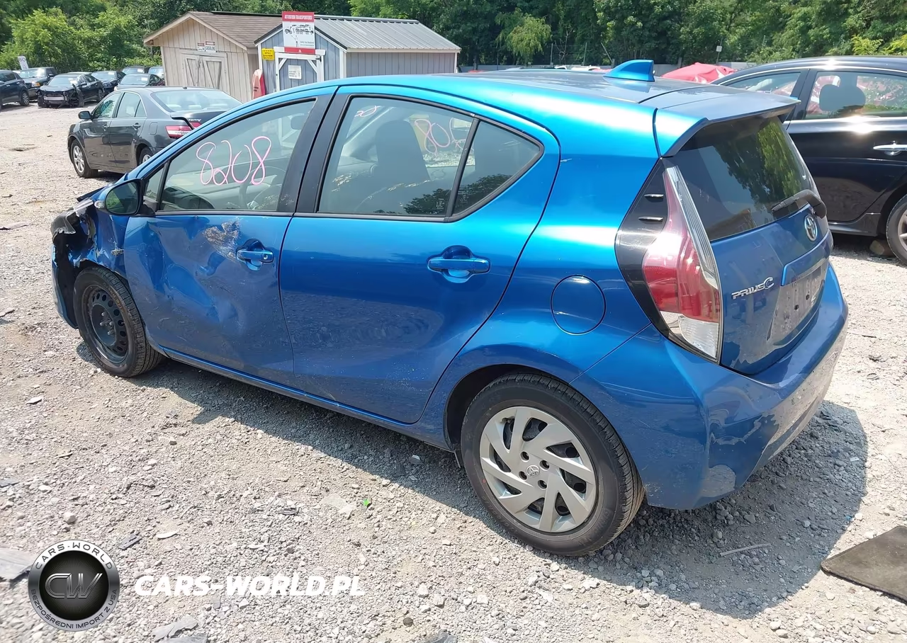 2015 Toyota Prius C One VIN:JTDKDTB33F1586766 - 3
