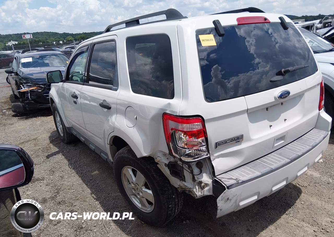 2011 Ford Escape Xlt VIN:1FMCU0D74BKA92659 - 3