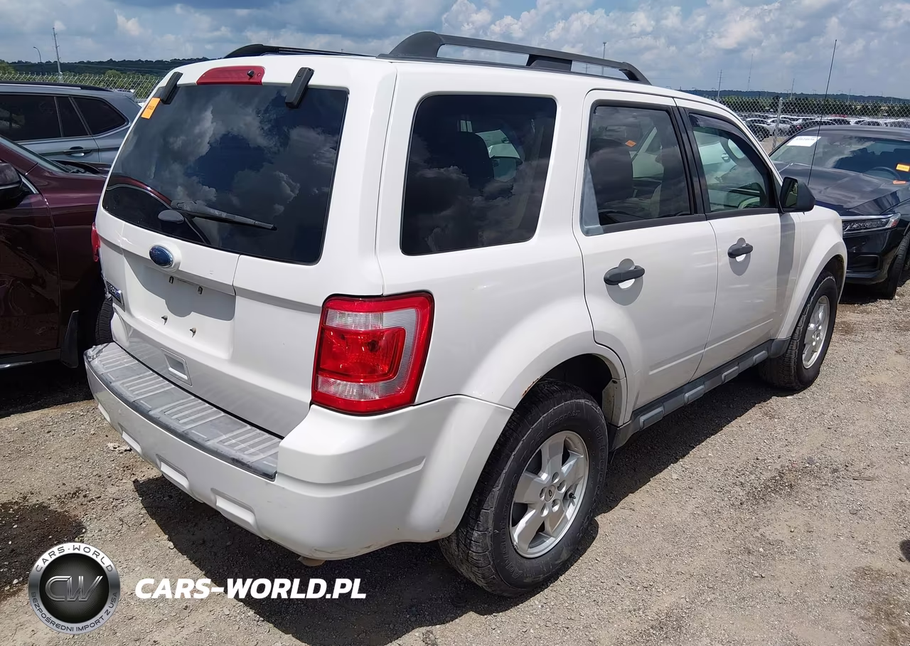 2011 Ford Escape Xlt VIN:1FMCU0D74BKA92659 - 4