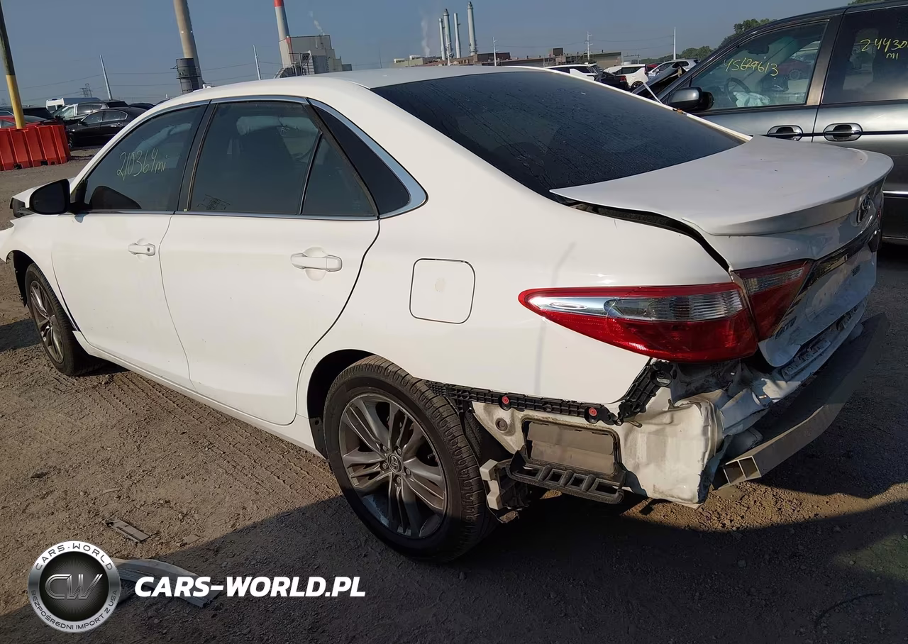 2015 Toyota Camry Se VIN:4T1BF1FK2FU005767 - 3